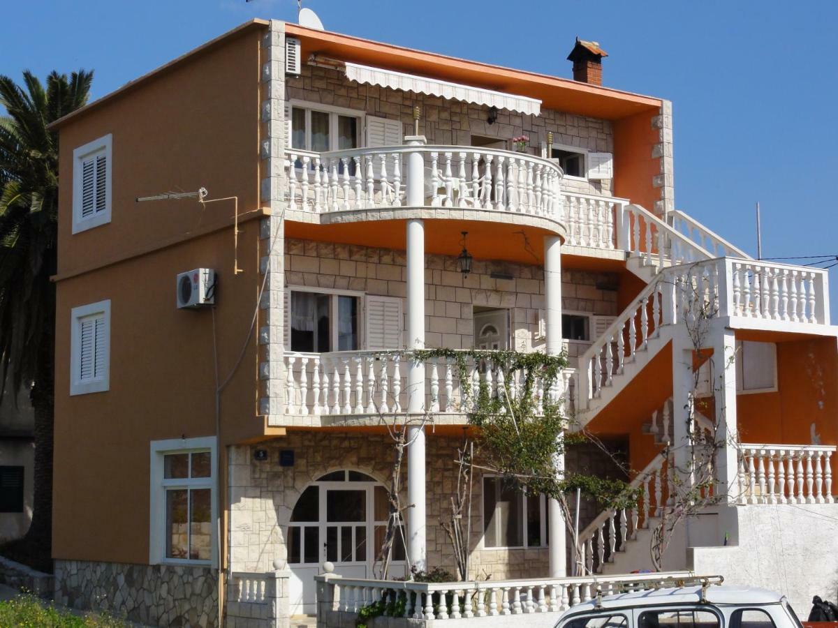 Apartmani Pavlovic Sućuraj Exterior foto